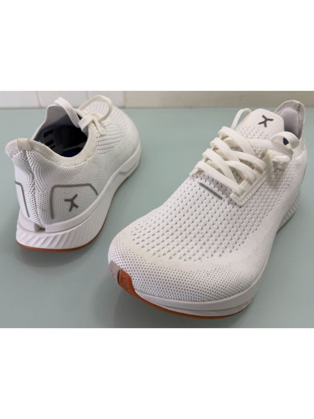 Flux Adapt Runner Shoes White Gum Running Athletic Barefoot Women's 8 Mens 6.5